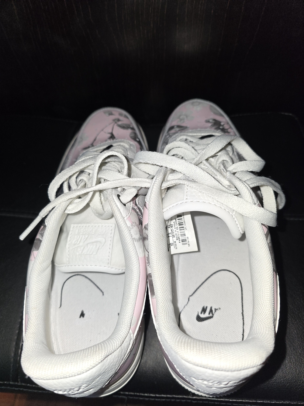 Nike Women's Pink Floral Low-Top Sneakers - Picture 3 of 9